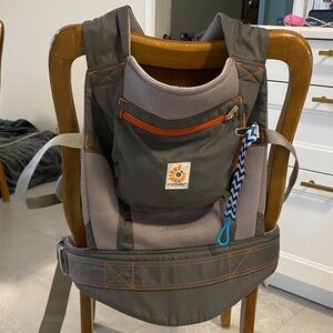 Ergobaby Charcoal and Tangerine Bag